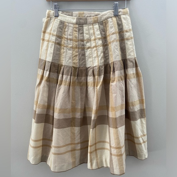 Vintage 70’s/80’s 100% Pure Wool Tan and Cream Women's Celtic Pleated Skirt - Picture 2 of 5